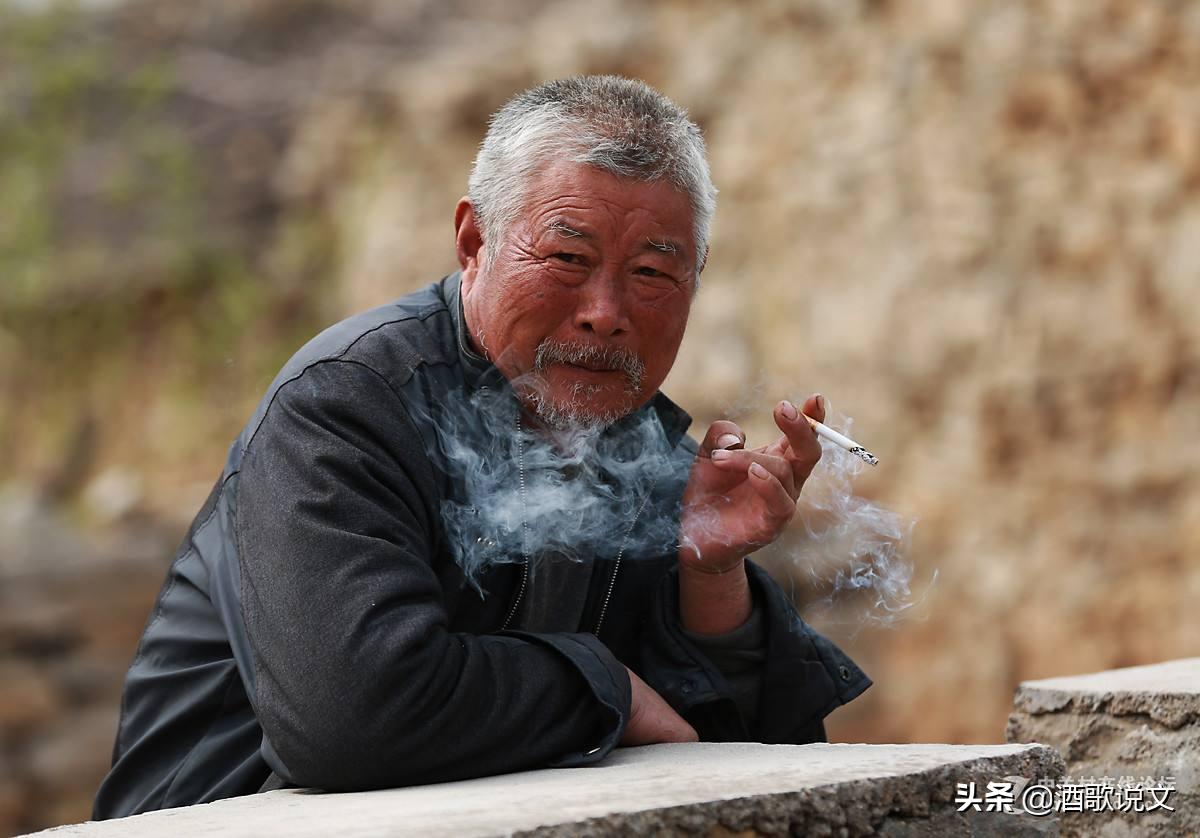 故事：屠户强卖强买，小伙讲了一个段子，先笑后哭丢脸面