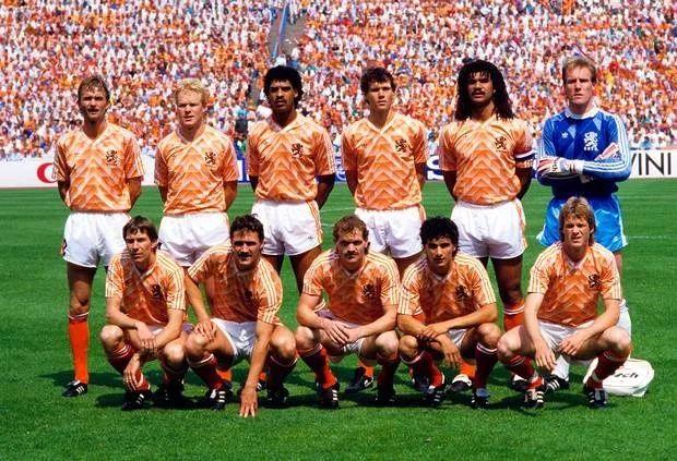 荷兰队和巴西对攻,94年世界杯荷兰比赛