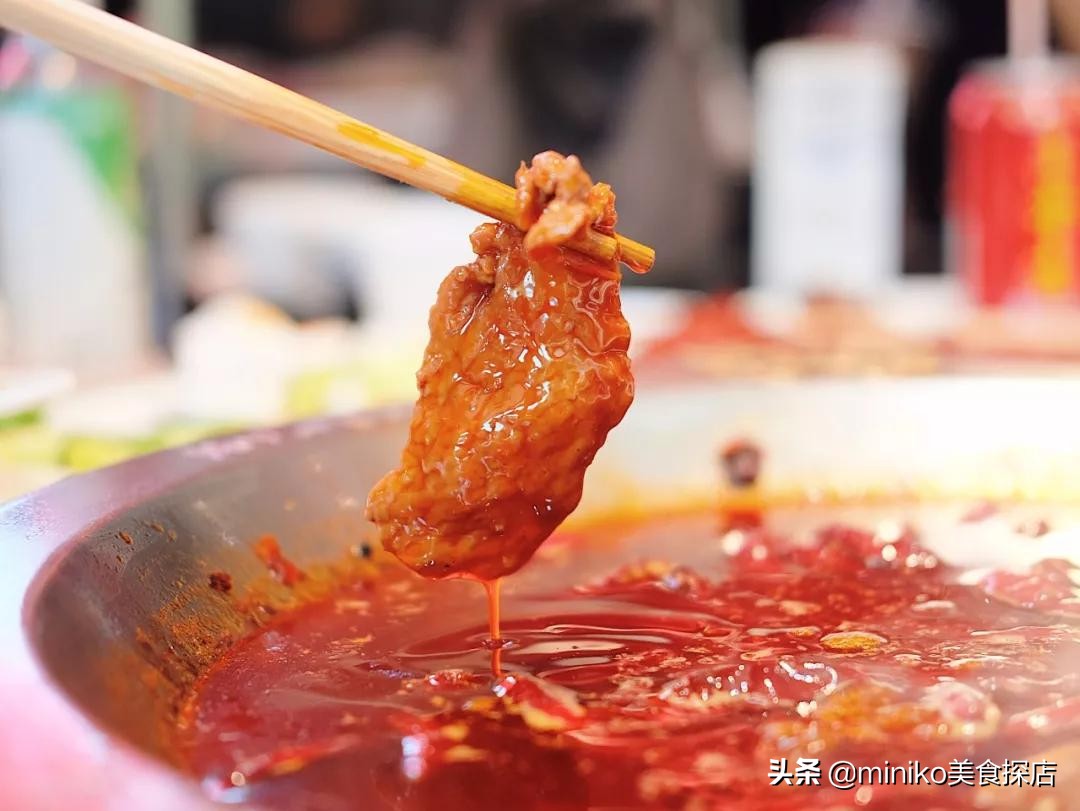 排队两个小时才吃上火锅,排队两小时也要吃到的烤鱼