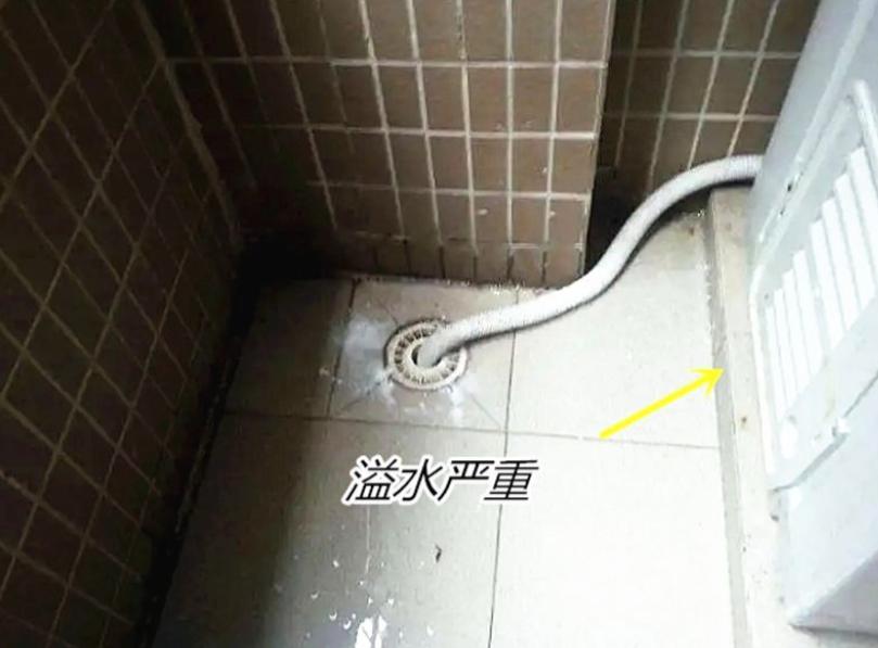 洗衣机打开一直放水是怎么回事,洗衣机开着一直闪是什么问题