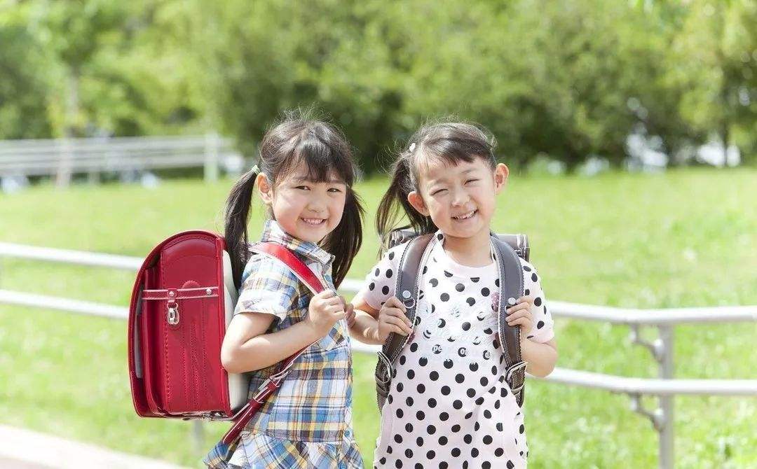 总认为自己的孩子丑咋办,孩子觉得自己丑怎么引导