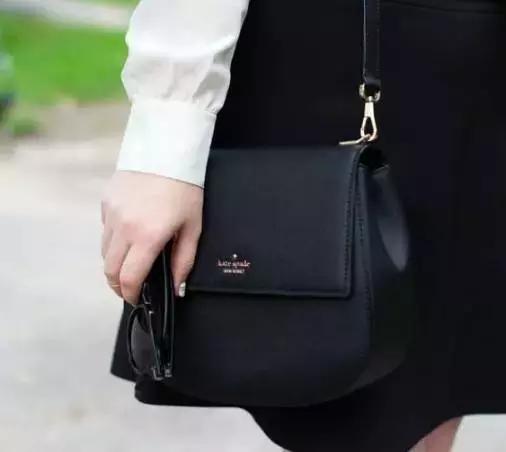 真皮包包怎么保养不会开裂,怎样保养包包更有光泽度