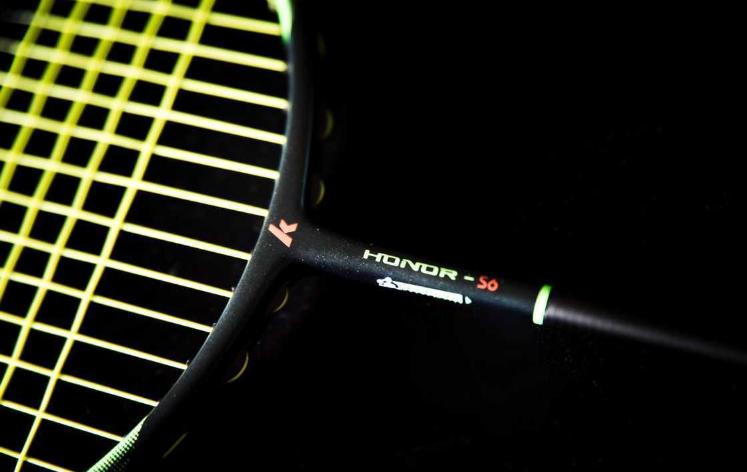 以速取胜川崎荣耀新品S7S6羽毛球拍对比评测