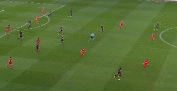 阿拉巴踢中卫实力怎么样,阿拉巴三冠被嘲讽