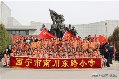 彰显学校育人特色和文化氛围,彰显校园文化育人功能