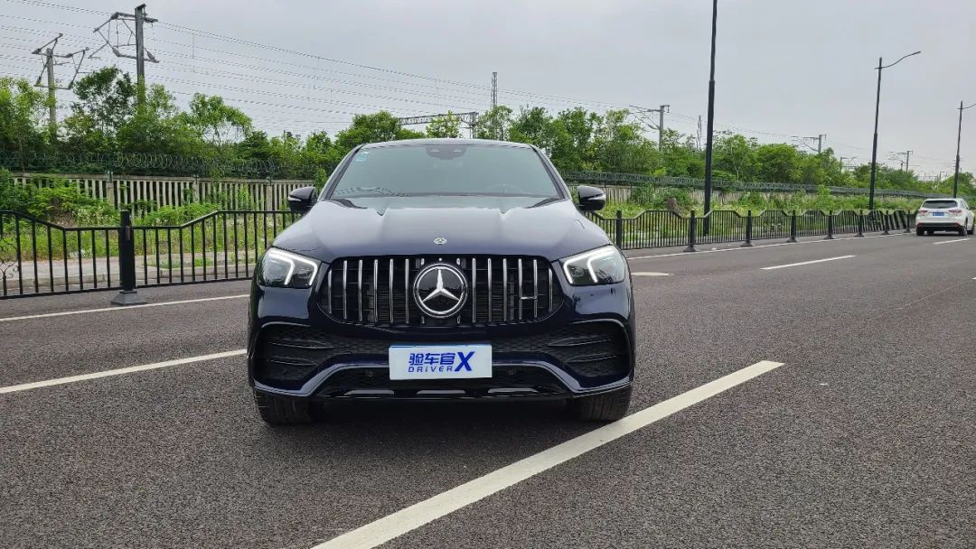 沉浸式体验白色奔驰amggle53轿跑,沉浸式体验奔驰amggle53轿跑