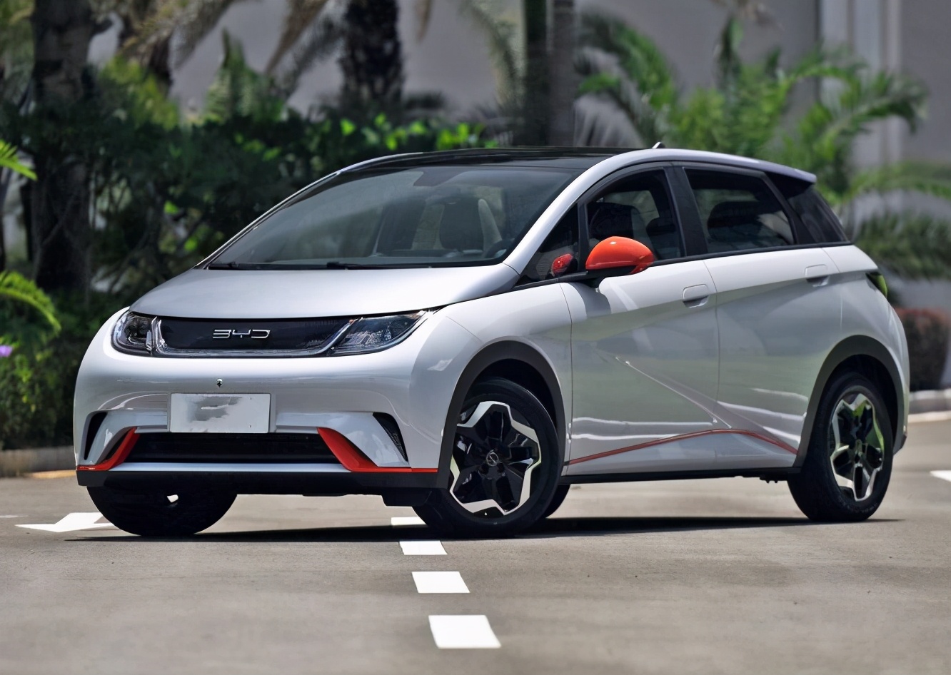 比亚迪元和欧拉好猫哪个值得买,比亚迪海豚和欧拉好猫性价比