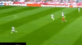 足球大中锋战术,足球后腰在哪个位置图