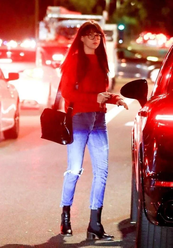 达妹的衣服,达妹节目