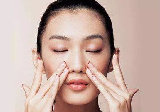 痘痘闭口要清理吗,长痘用菌菇水湿敷可以吗