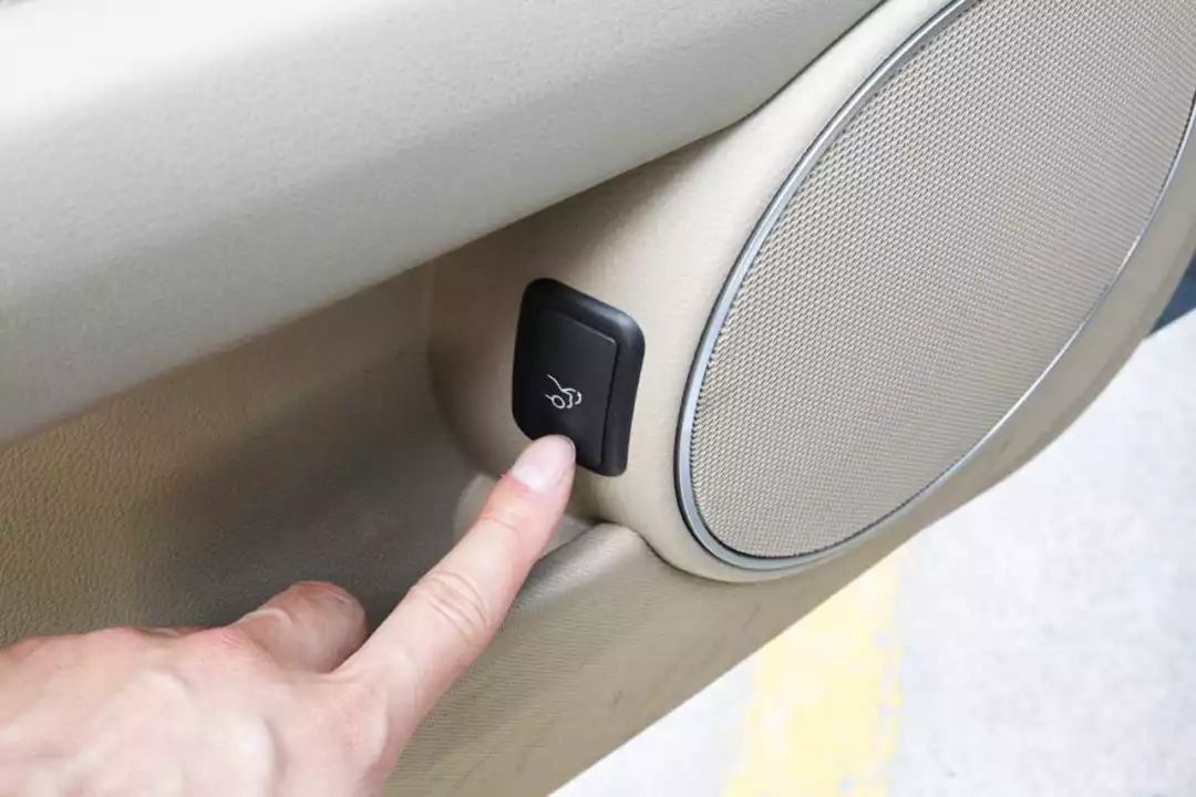 14万买奔驰C，6年只跑2万公里，收藏级