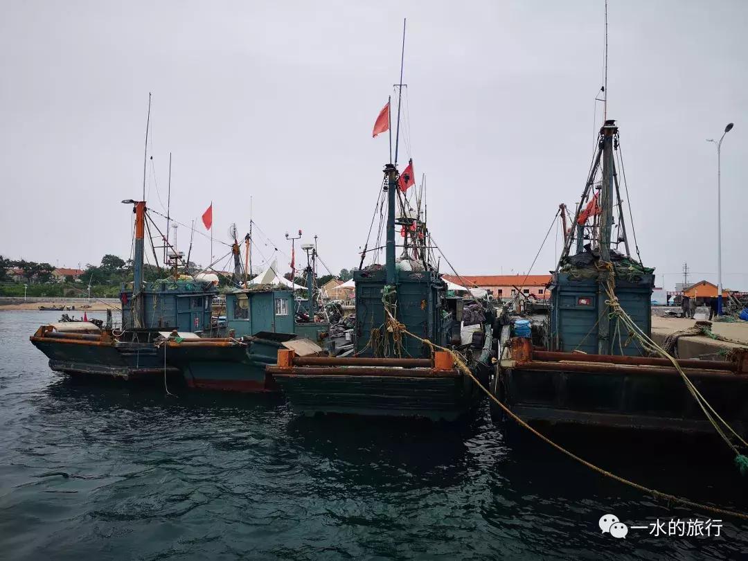 这座海中小岛与秦始皇有关，去的人很少，原生态未开发