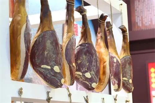 中西火腿大比拼：西班牙火腿VS金华火腿，网友：我们输得心服口服