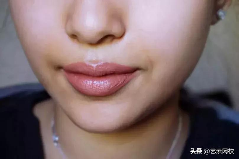 皮肤黄黑素颜不化妆适合什么口红,不想化妆用什么口红好用