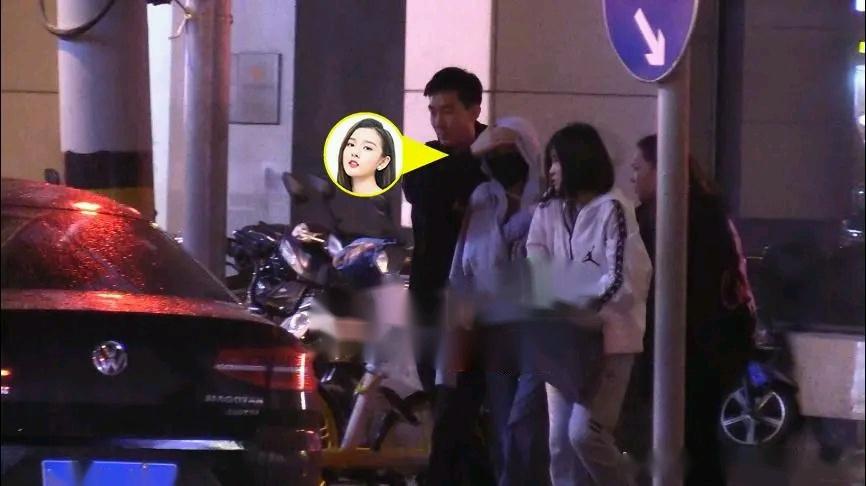 宋祖儿深夜醉酒乱踢路人,宋祖儿疑醉酒踢人是什么情况