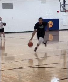 顺步突破放球位置,顺步突破球