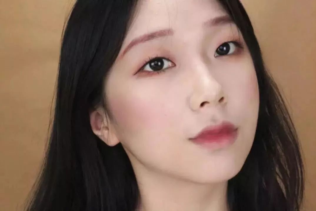 眼线的画法步骤图新手怎么画眼线,不会画眼线怎么练