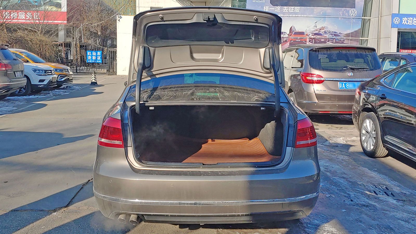 大半喷涂5年半价这辆*萨特帕**御尊版1.8T性价比不错