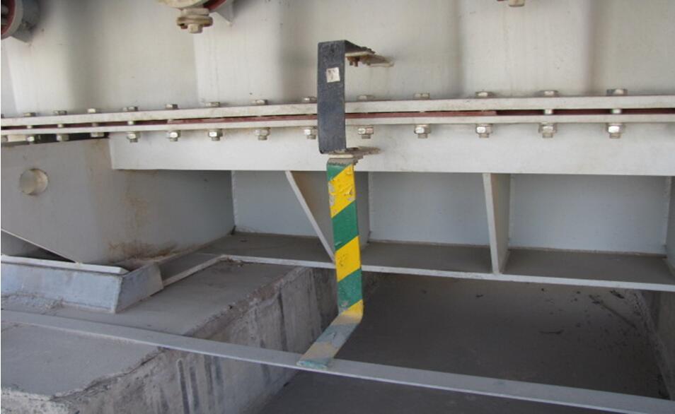 变压器初级接线柱发热的原因,变压器瓷瓶发热处理