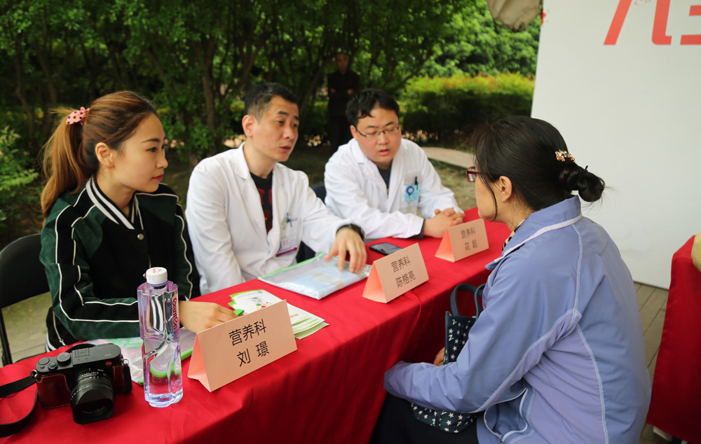 迎五一送温暖志愿服务活动,社区迎端午送健康爱心公益活动