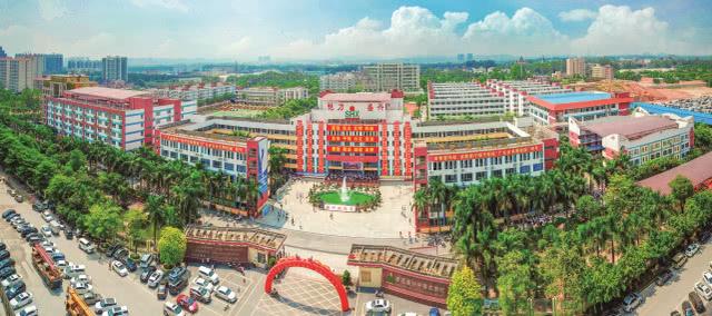 这个学校怎么样,这个学校的学生怎么样英语