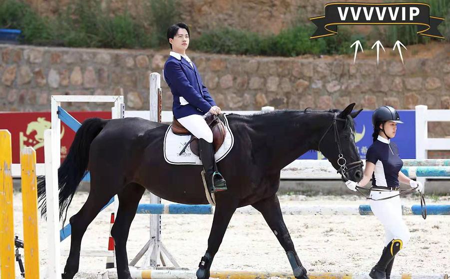 郭德纲小儿子照曝光基因强大,郭德纲6岁小儿子罕曝近照