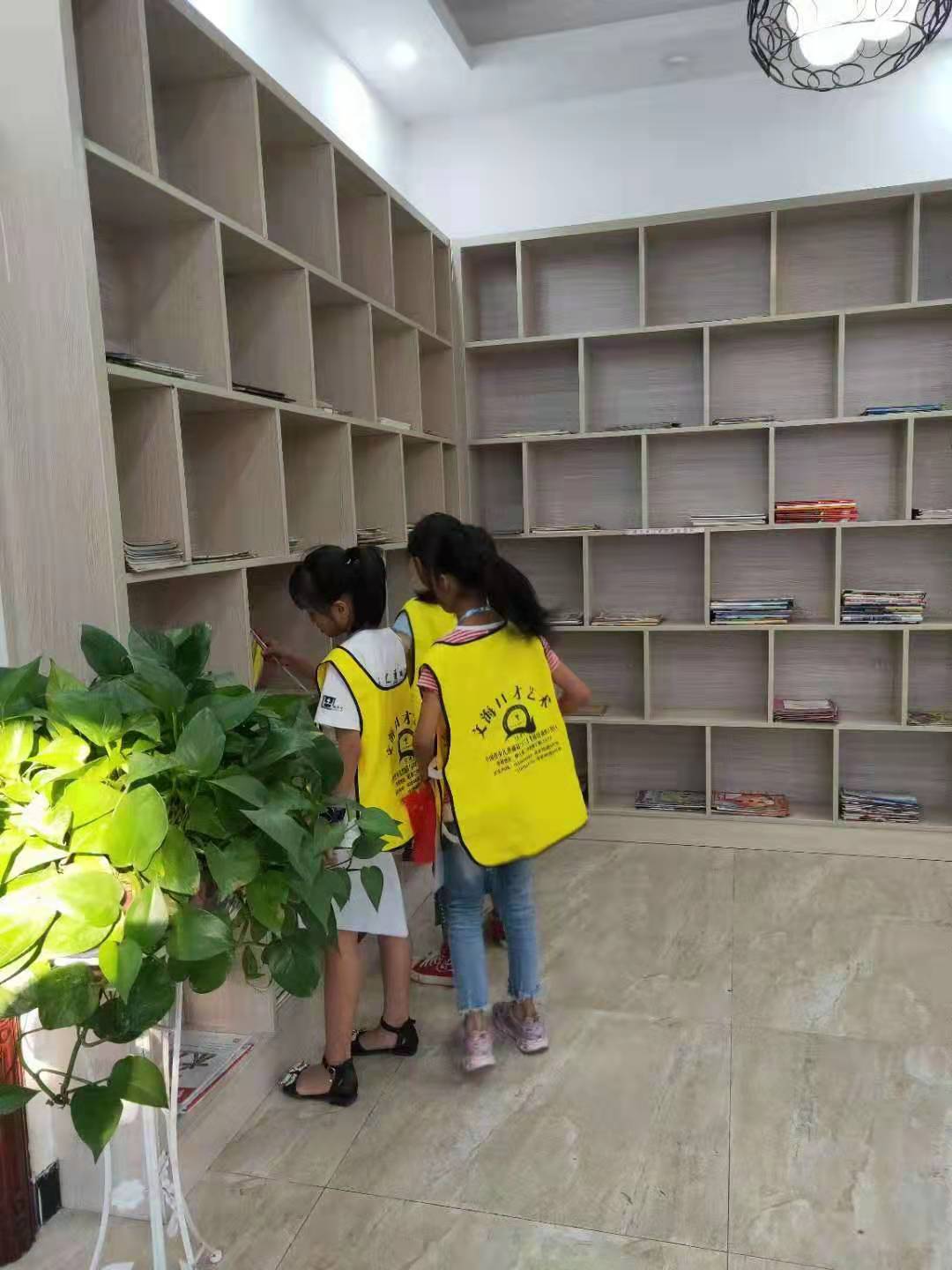 榕江文海语言口才艺术培训开展课外阅读活动，增强孩子阅读能力