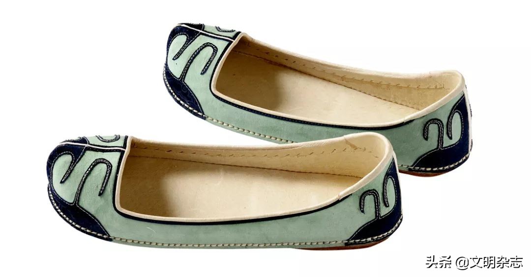 韩国传统高定服饰图片,一衣带水的韩语