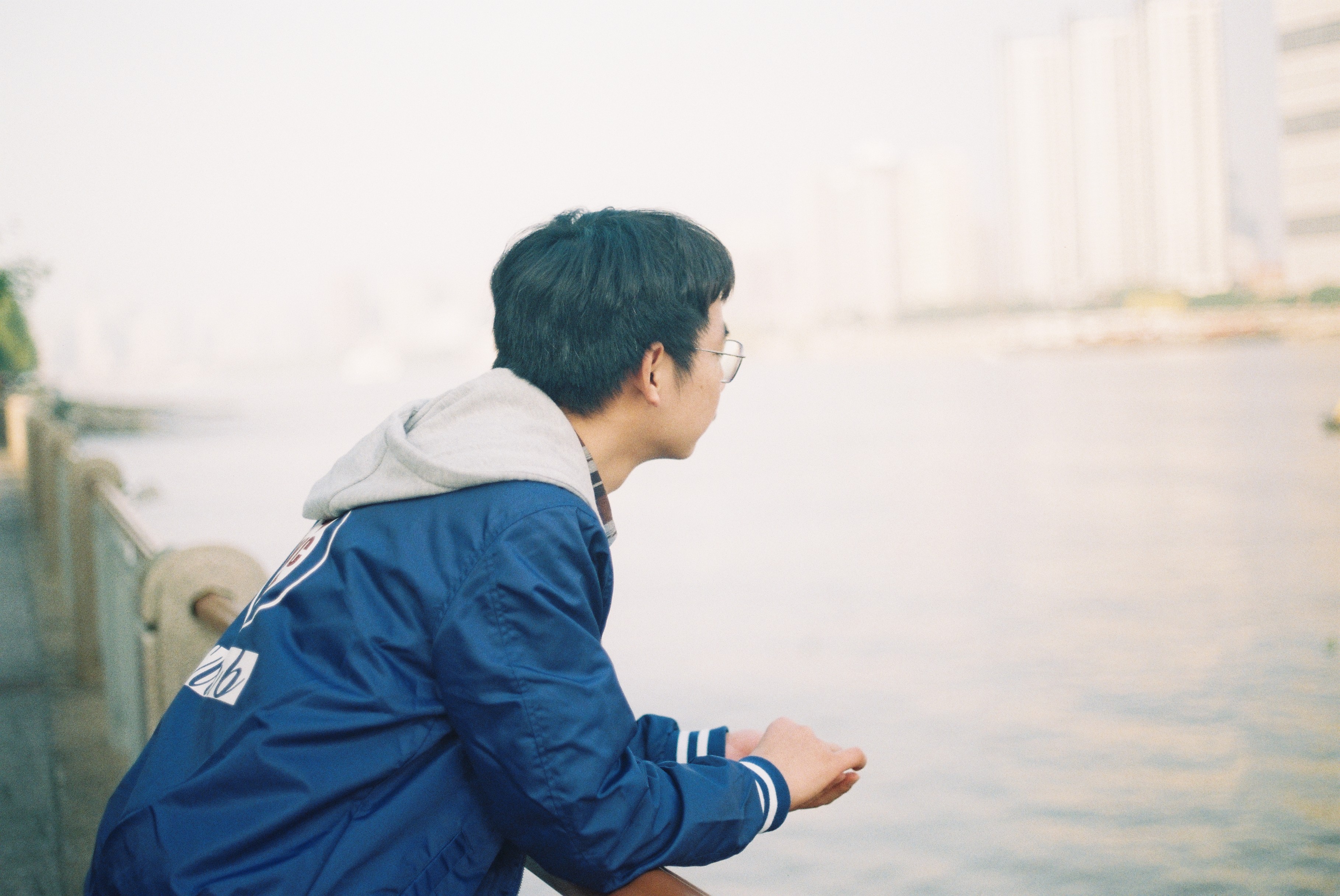 胶片拍出来不晒是什么样子的,日系胶片拍摄过程