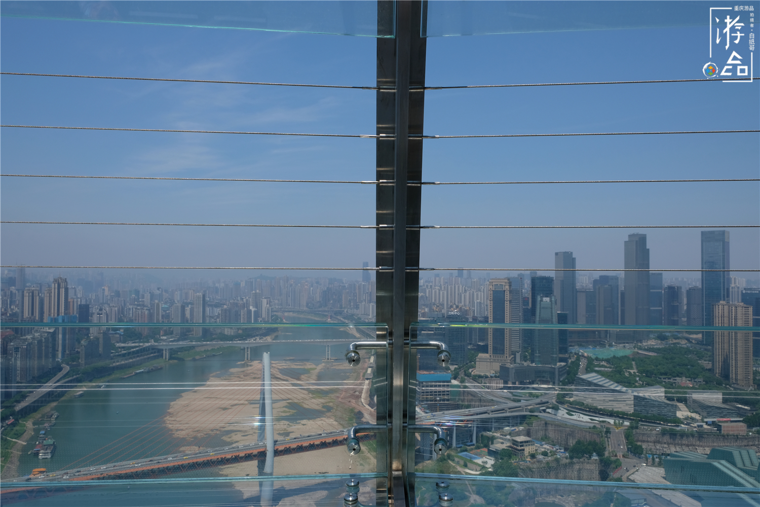比上海东方明珠更贵，180元体验2小时，重庆来福士观景台值不值？