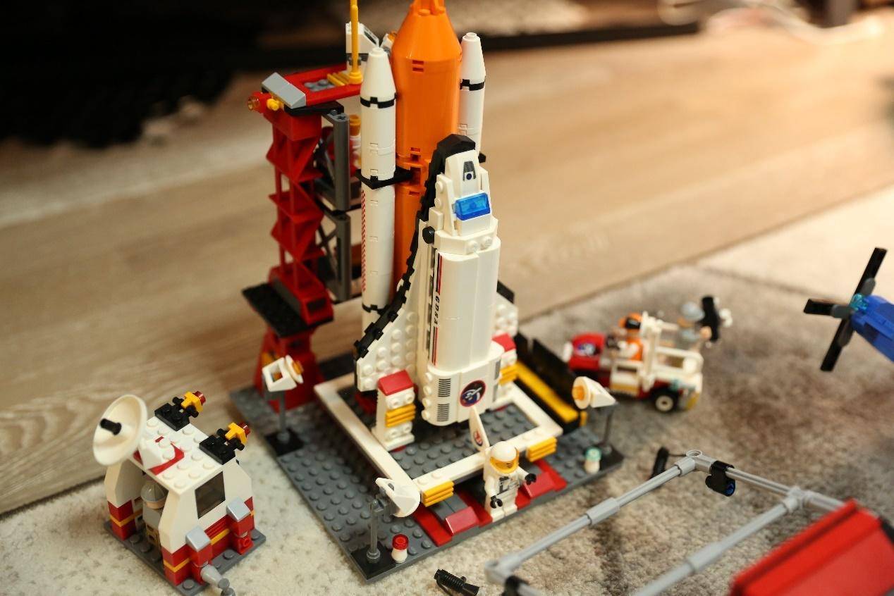 乐高新手拼搭700多颗粒的积木,乐高大块积木拼搭