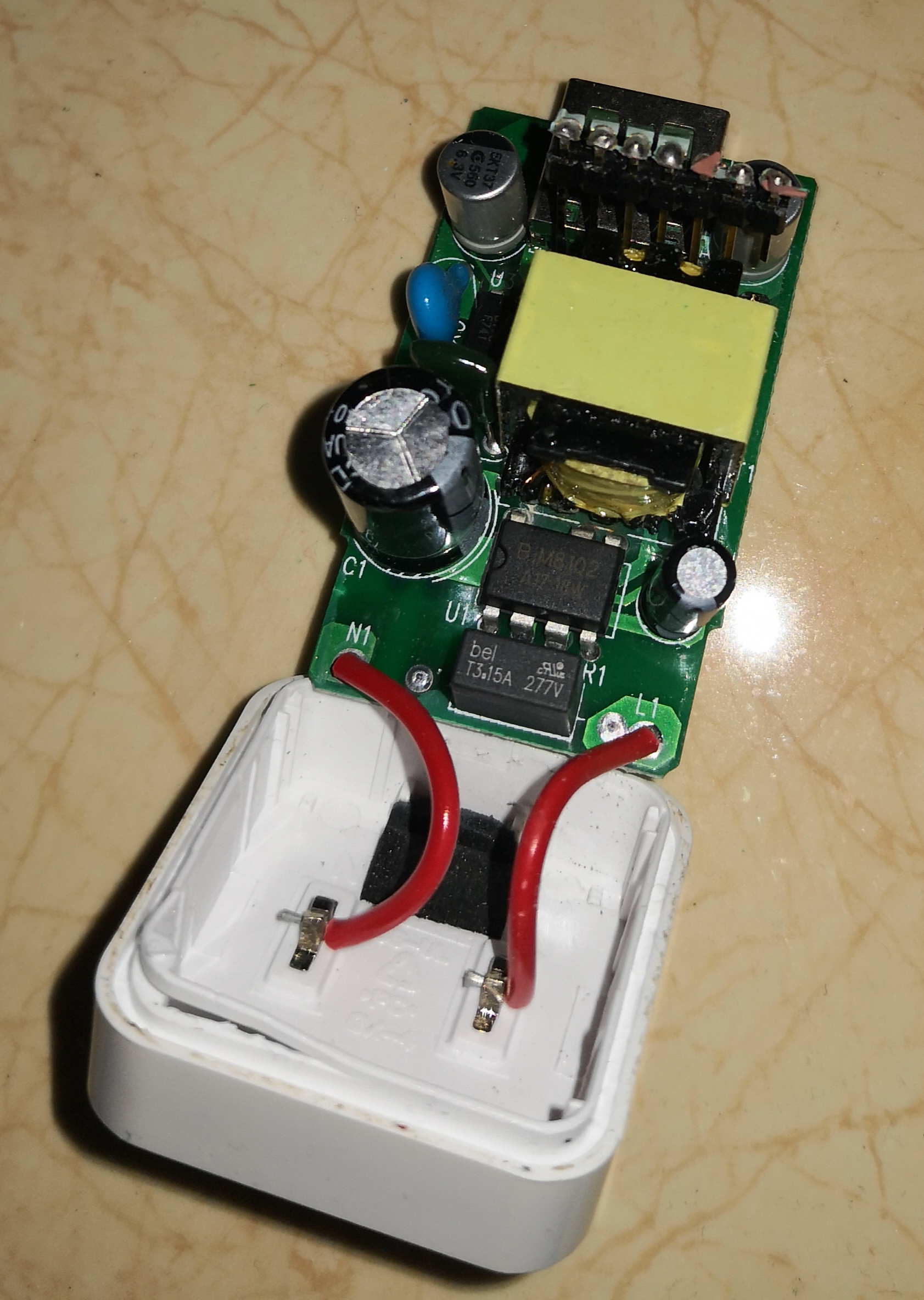 山寨也越来越舍得花成本了！拆解一个高仿的山货OPPO充电头