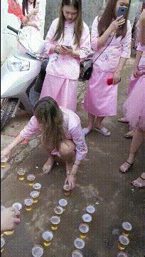 把中间的门店租下来取什么名字好,租下门面不知道取什么名字