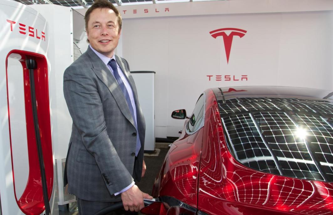 28岁的马斯克就赚到了三亿美元,马斯克为何能拿出440亿美元现金