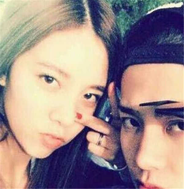 宋妍霏谈张一山杨紫,张一山宋妍霏微博公布恋情