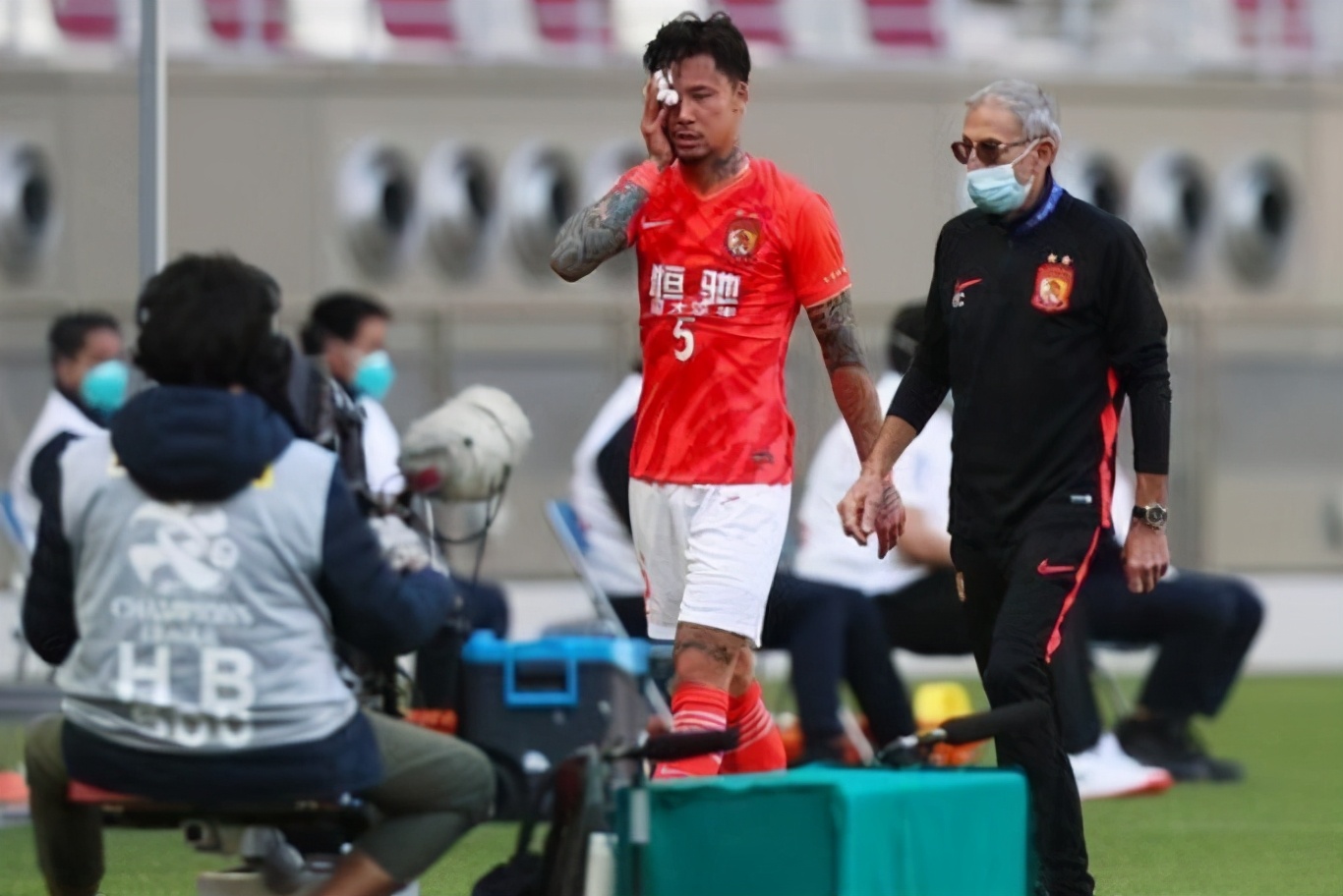 马赛回旋过门将,马赛回旋回传