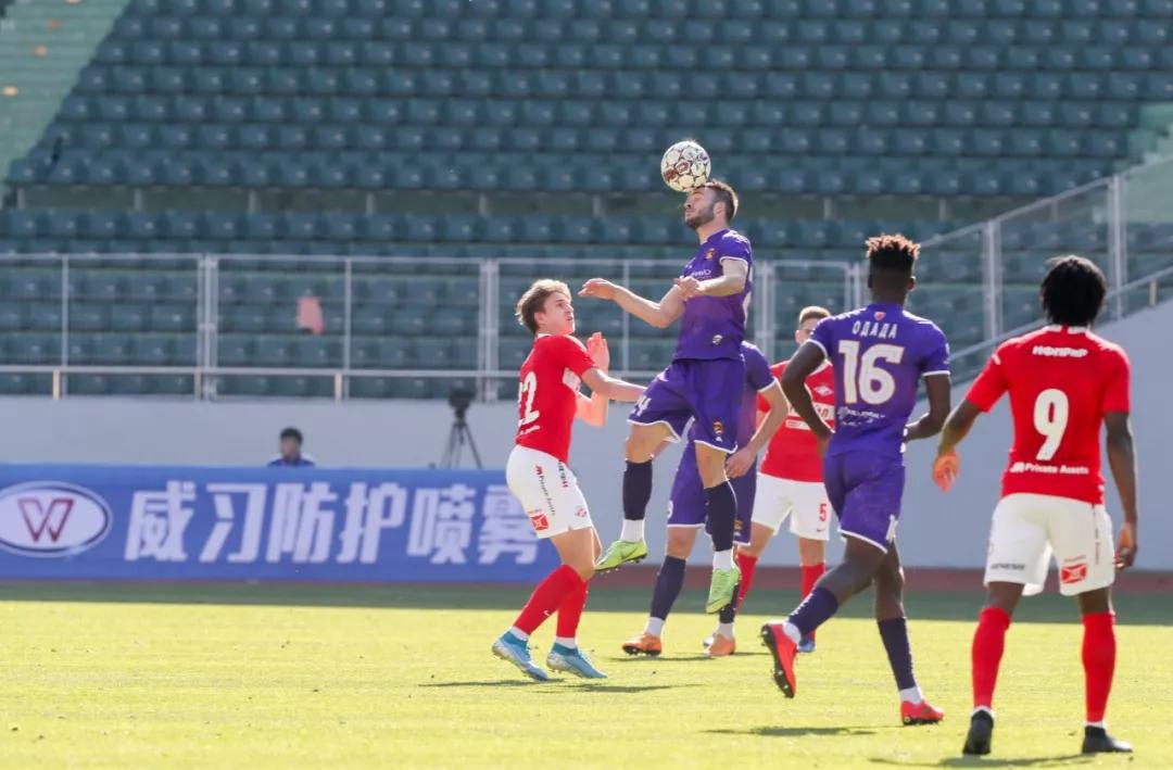 快乐足球进球完整视频,快乐足球踢球视频