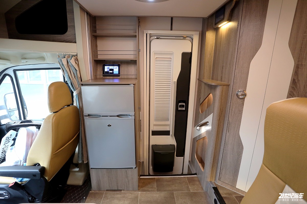 霍夫勒逸翔房车小额头,霍夫勒逸翔小顶房车