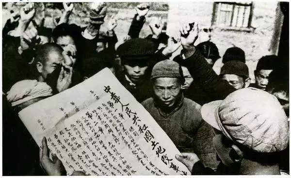 新中国首位被害的高级干部，曾任主席秘书，儿子儿媳是将军