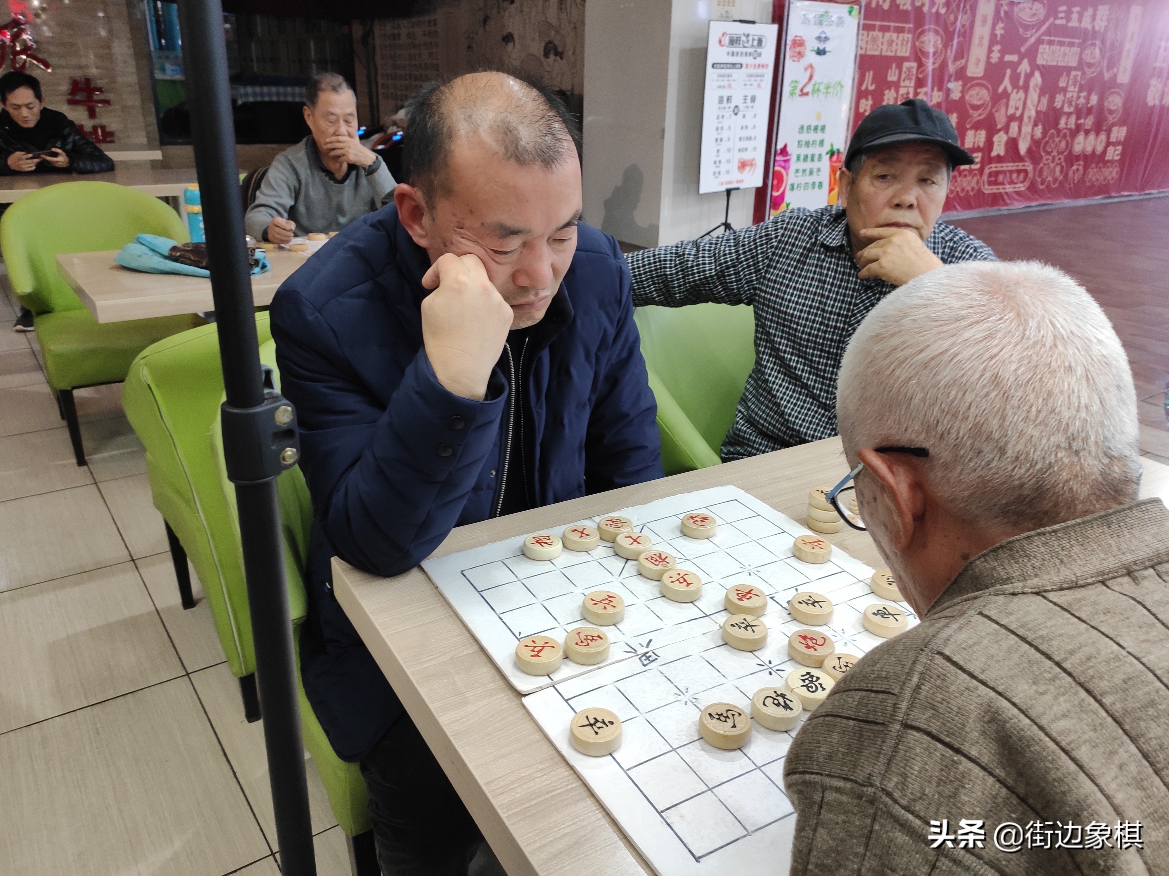 20191203新乡象棋业余爱好者的下棋风采