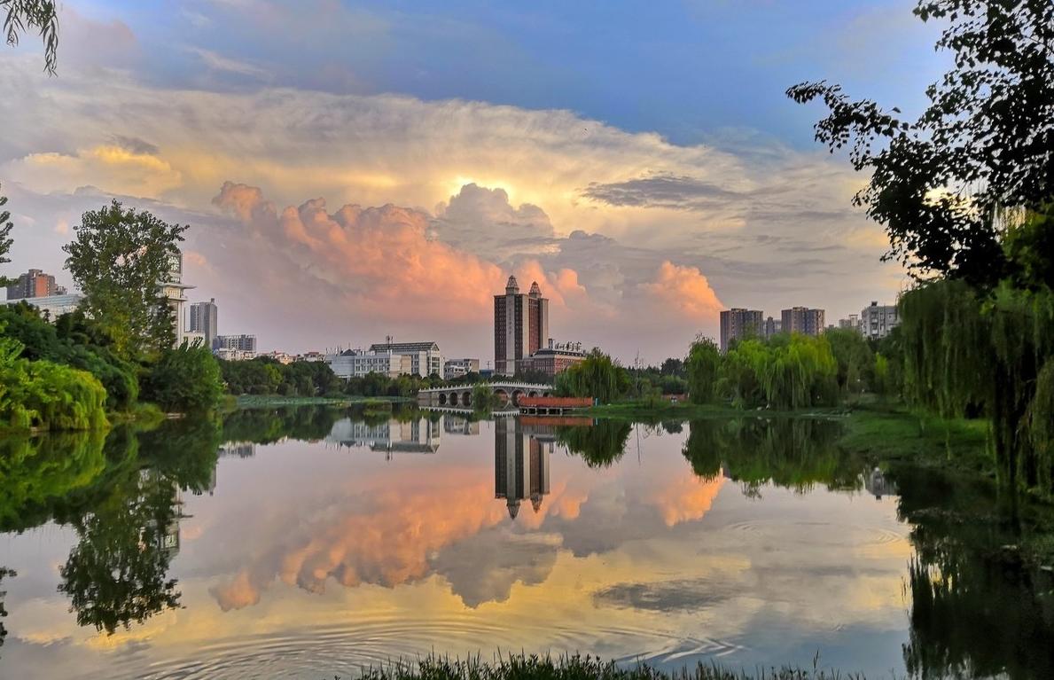 中南财经政法大学很牛吗？中南财大为啥叫小破财？