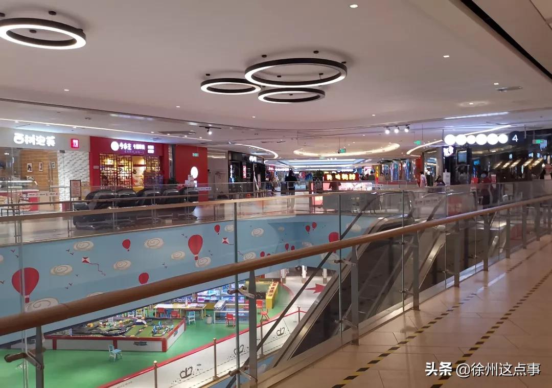 疫情来袭,三胞广场人气惨淡,多家店铺关门歇业!
