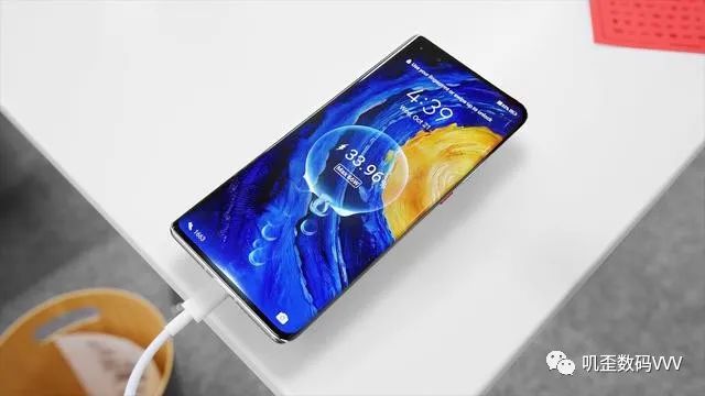 一图读懂华为mate40系列厉害在哪,用了三年的华为mate40还值得买吗