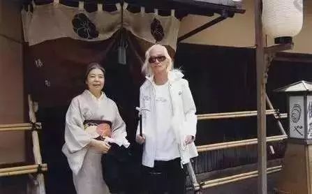 “我喜欢现在的人生。我不想再出生一次。”