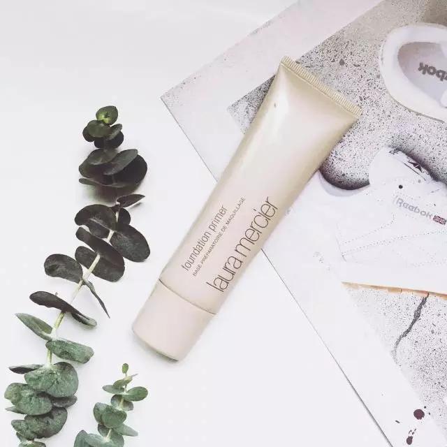 怎么做到高质感肤质的底妆,先化一个有光泽的自然底妆很重要