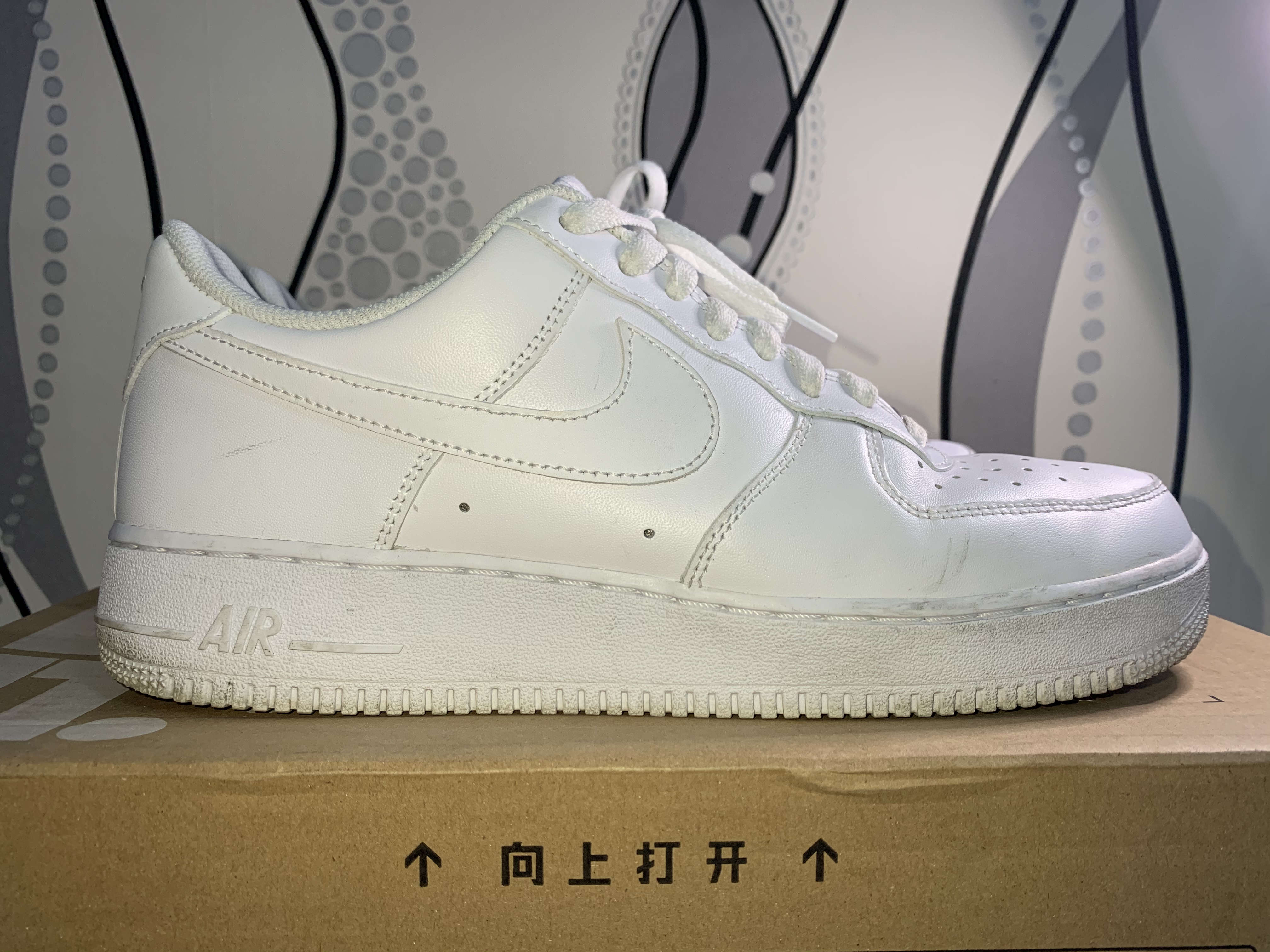 nikeaf1无鞋带只有扣子,nikeaf1穿着舒服吗