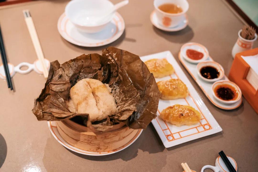 200块钱住北京,200块住酒店吃大餐