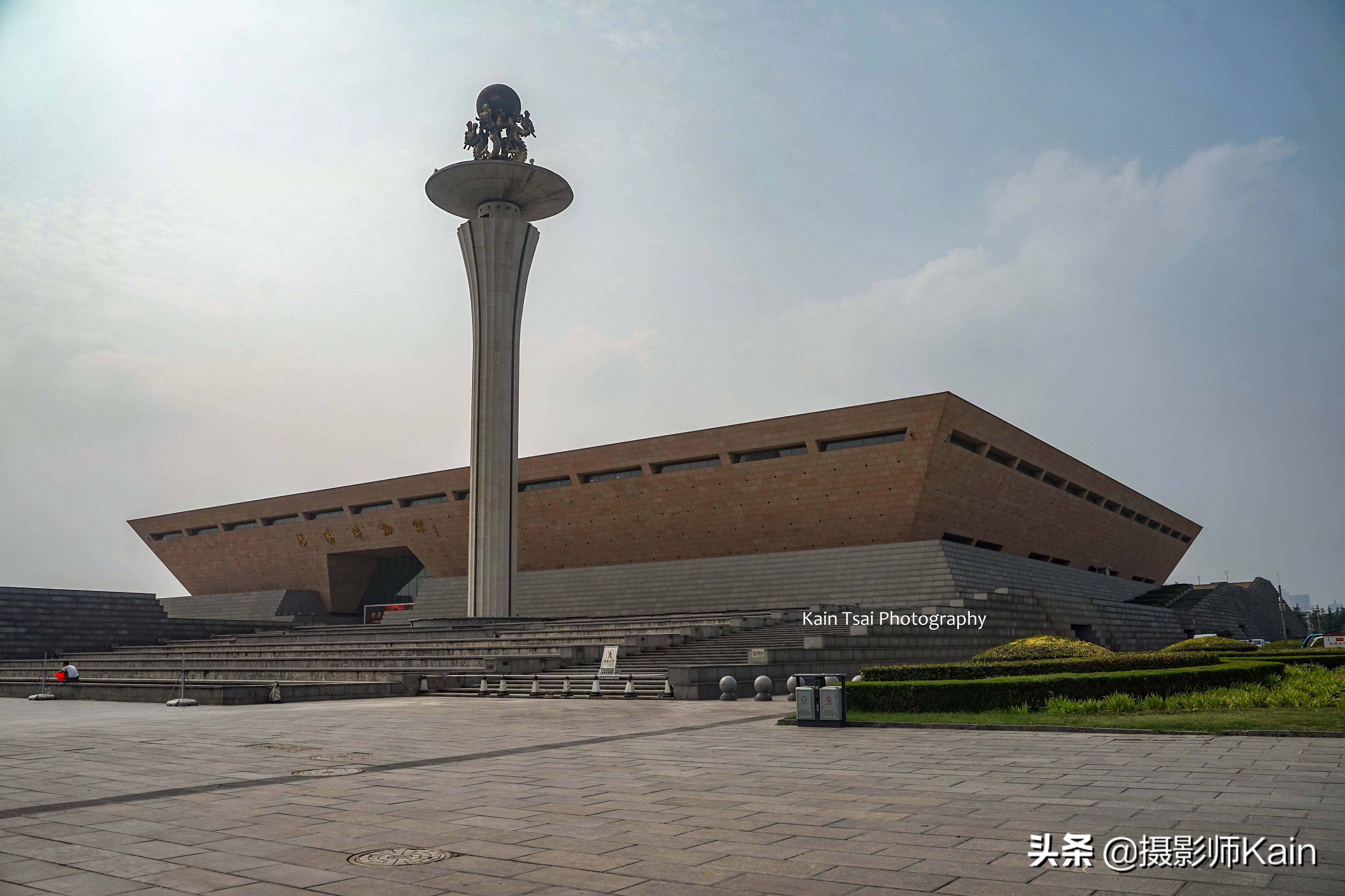 洛阳博物馆的镇馆之宝是什么,洛阳市博物馆的镇馆之宝是什么