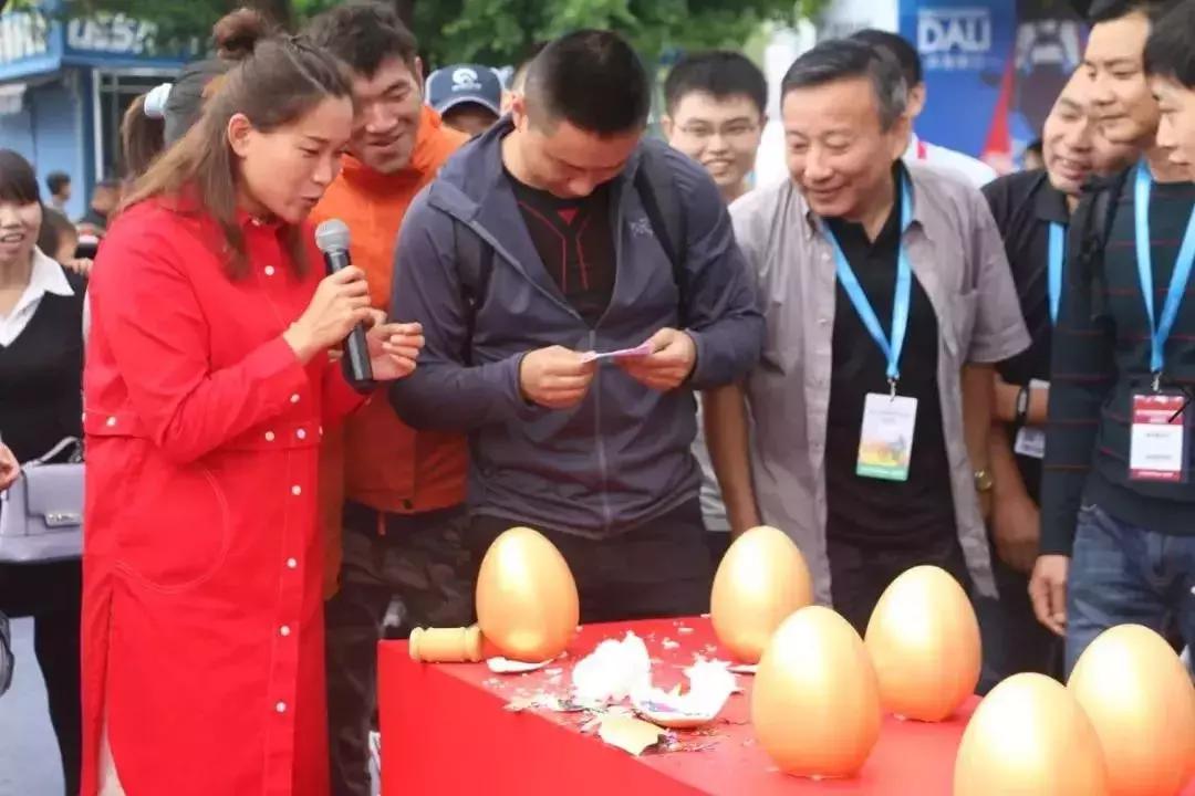 2.78万ADIVAAJ201欧系运动踏板首发！金城旗下多款车型试驾