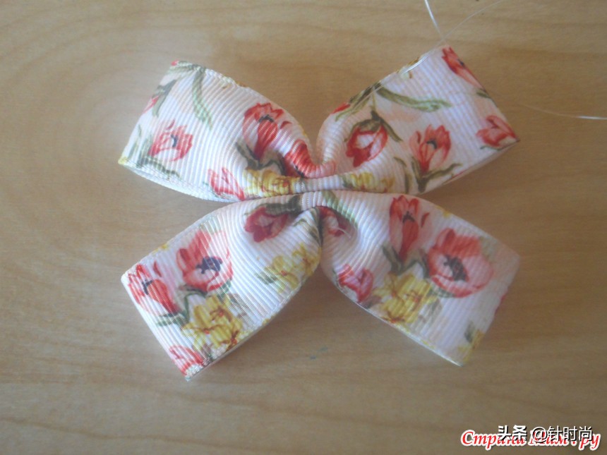 丝带儿童头花蝴蝶结手工制作过程,丝带蝴蝶结头花制作教程